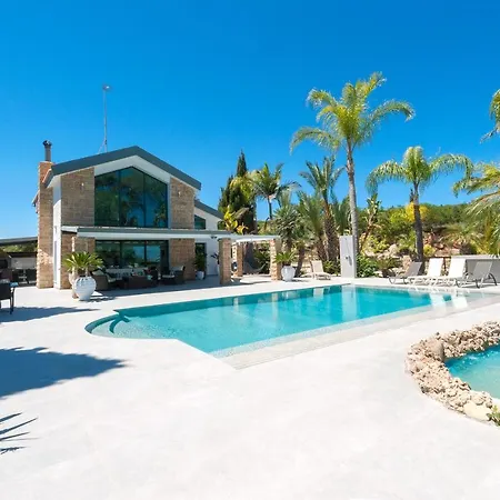 Heaven Villa *